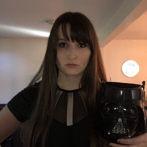 Meet your Posher, Em